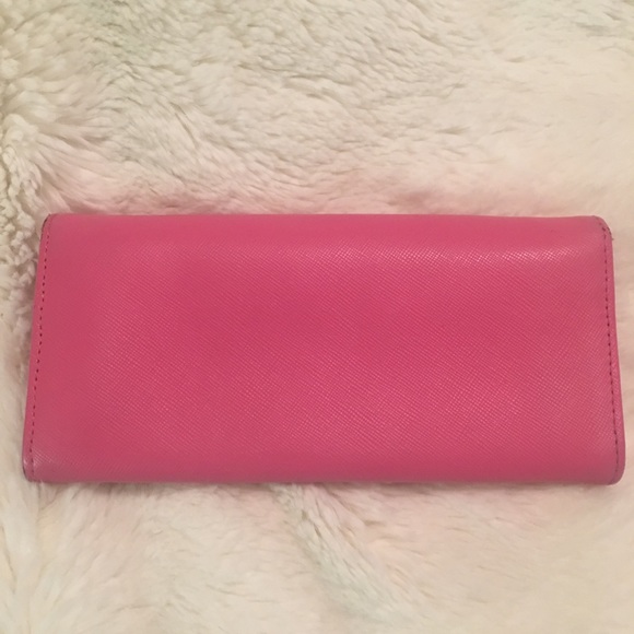 💕SOLD 💕Pink Tory Burch Wallet💕 - Picture 2 of 6